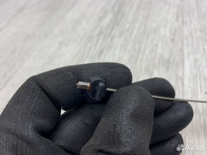 Трос открывания двери задний Audi A6 C6 caha 2.0