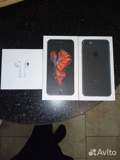 Телефон iPhone 7 и 6s