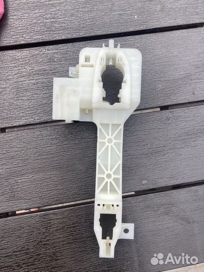 Кронштейн левой ручки двери hyundai creta 1