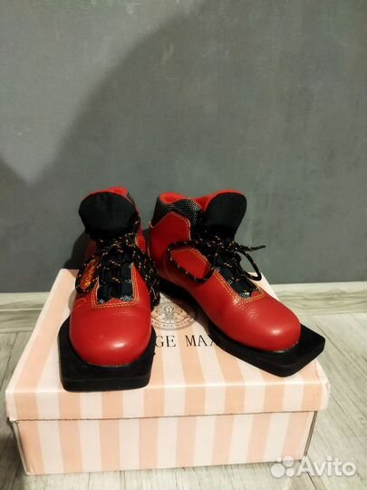 Зимняя спортивная обувь