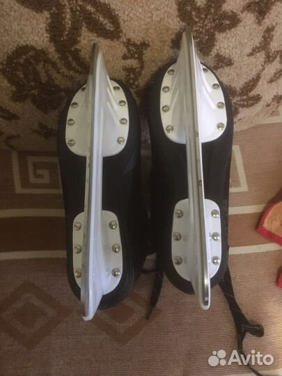 Коньки хоккейные