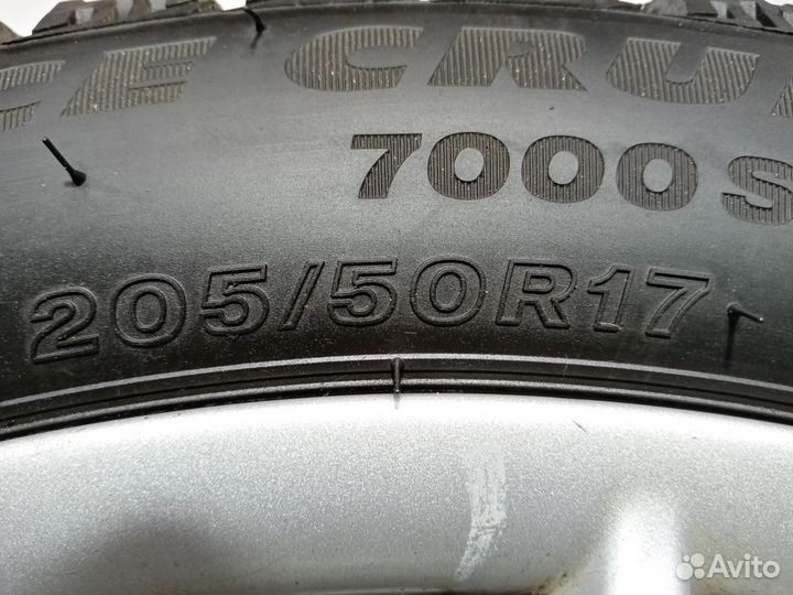 Bridgestone Ice Cruiser 7000S 205/50 R17