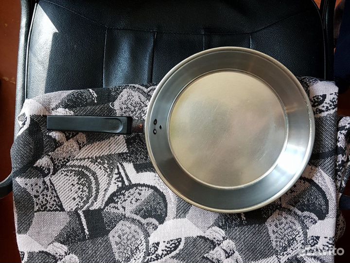 Сковороды чугун и алюминий, бидон б/у