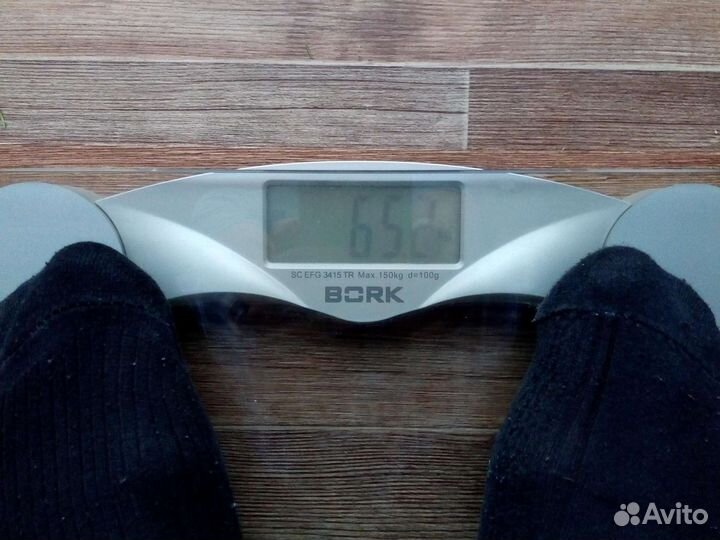 Весы напольные электронные Bork 150 кг