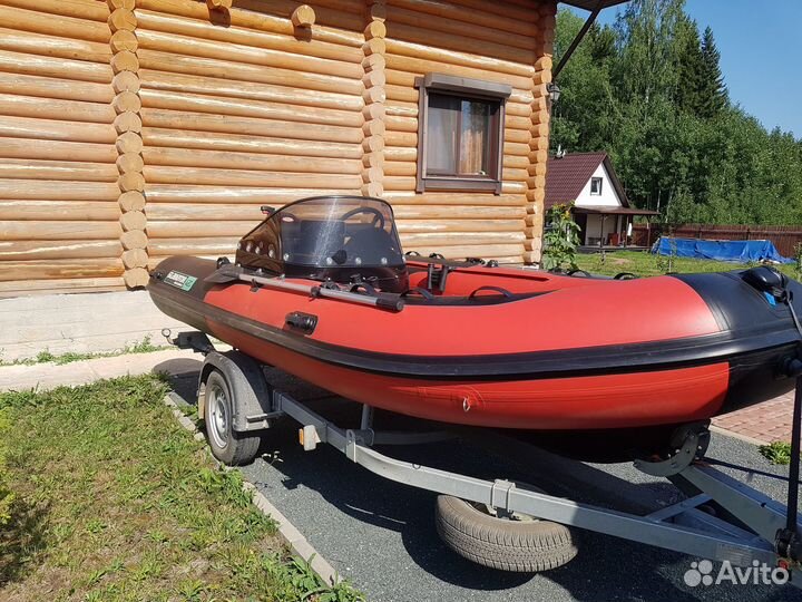 Лодка риб Gladiator 420B