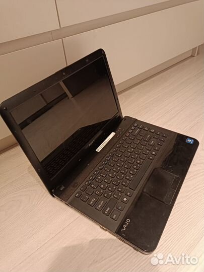 Ноутбук Sony Vaio i3 (vpcea3M1R1)