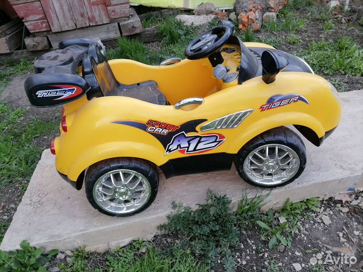 Детский электромобиль