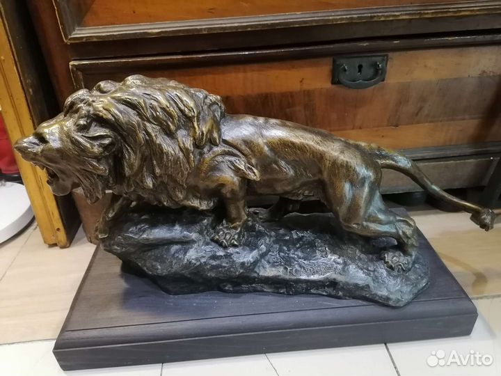 Статуя льва. Хороший подарок