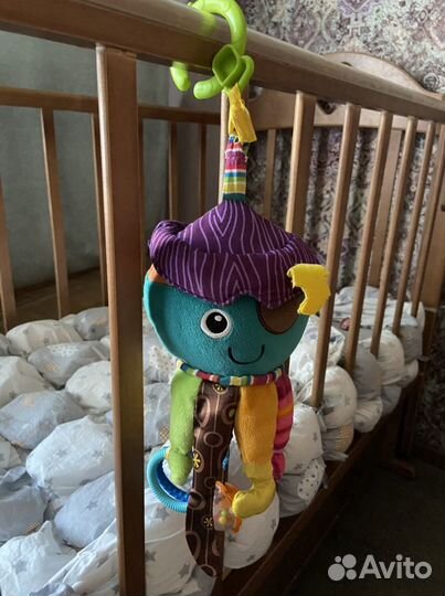 Игрушка развивающая фишер прайс на коляску