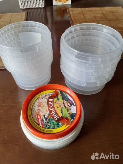 Контейн.с крышк. пищ. 1,0 л и 0,5л больше 6о шт