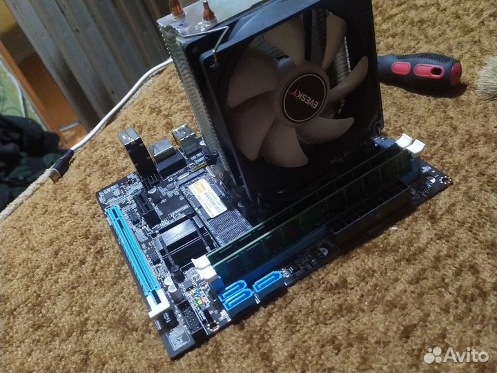 Материнская плата с процессором и памятью и м. 2