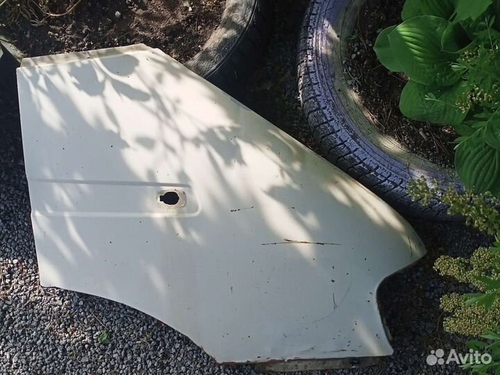 Крылья передние