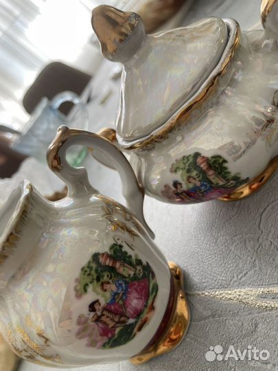 Сахарница и молочник