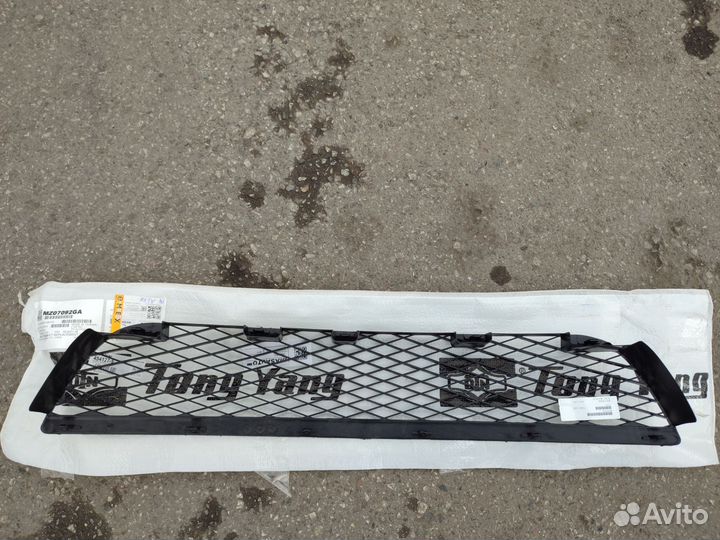 Решетка переднего бампера mazda