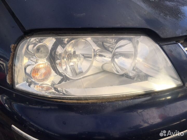 Правая фара Volkswagen sharan