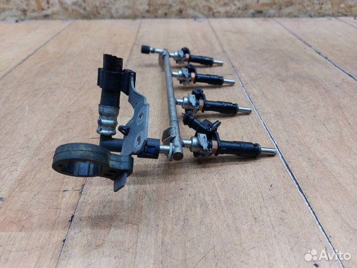 Топливная рампа Opel Vectra C Z18XER 2008