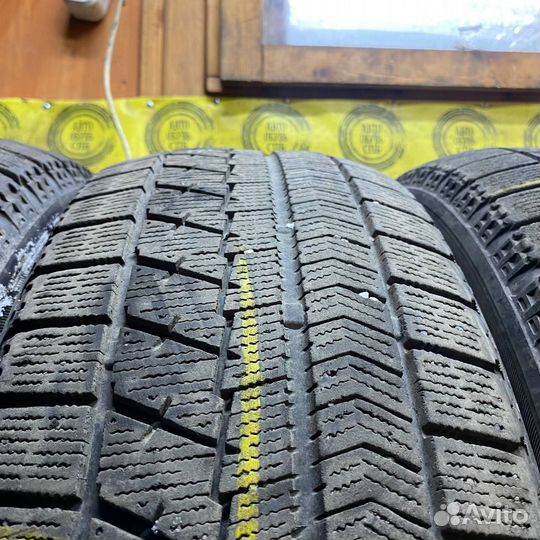 Bridgestone Blizzak VRX 215/60 R17 96S