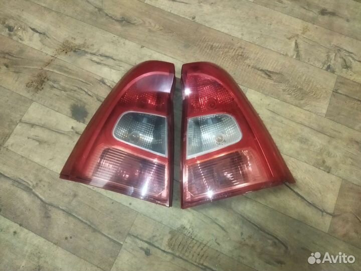 Фонарь правый Renault Logan