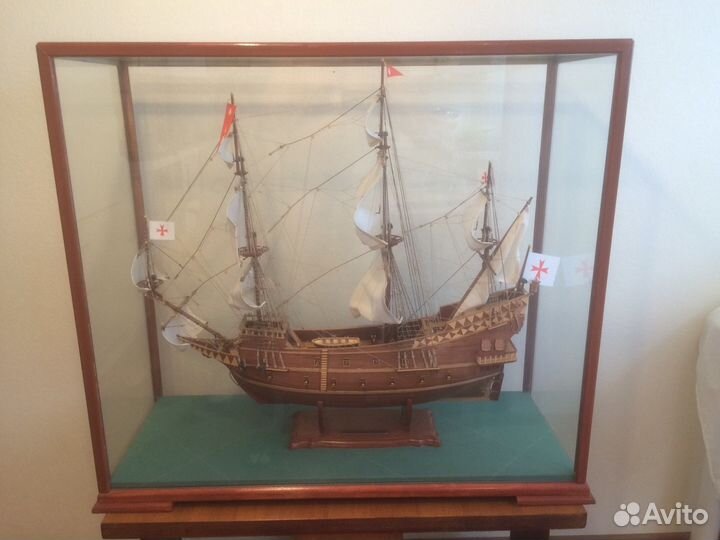Модель парусного корабля