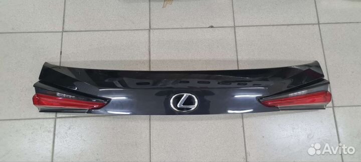 Молдинг крышки багажника Lexus NX 2017-2022