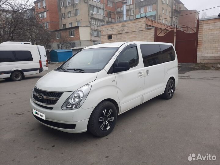 Hyundai Grand Starex 2.5 AT, 2010, 300 000 км