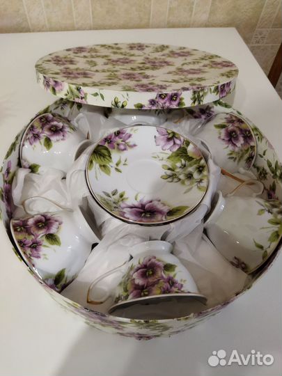 Чайные чашки с блюдцами