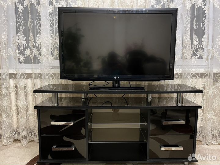 Тумба под телевизор