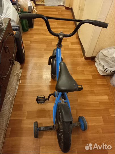 Велосипед детский с дополнительными калёсами