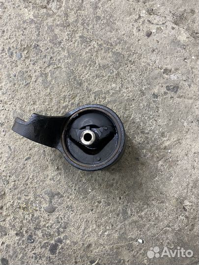 Подушка двигателя suzuki swift
