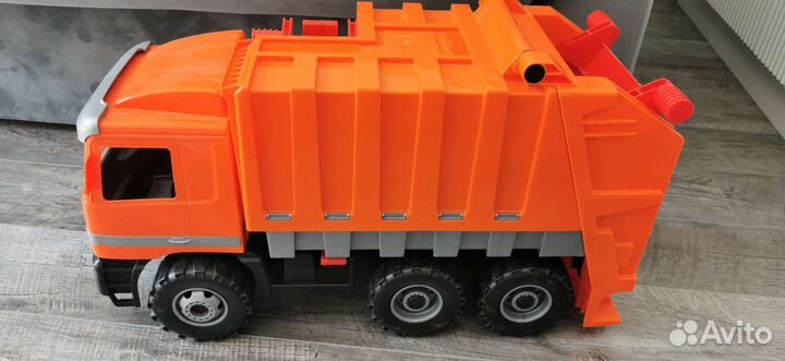 Машина игрушечная 