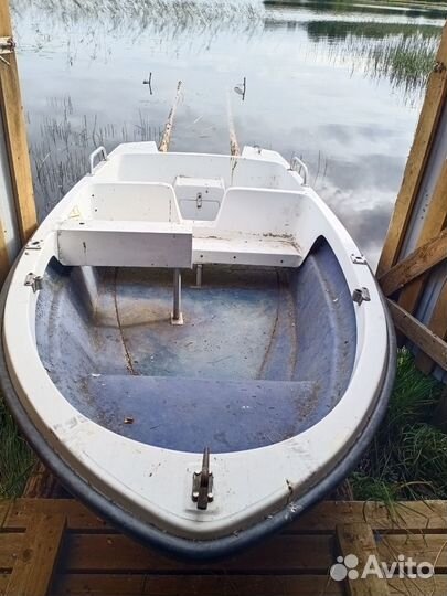 Лодка моторная