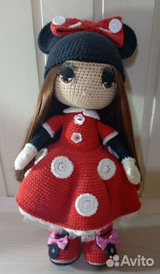 Вязаная интерьерная кукла