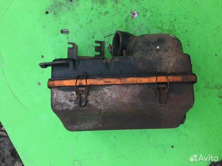 Корпус воздушного фильтра бмв Е28