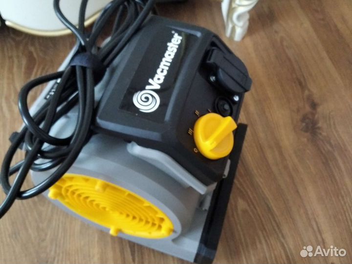 Аренда прокат моющего пылесоса Керхер