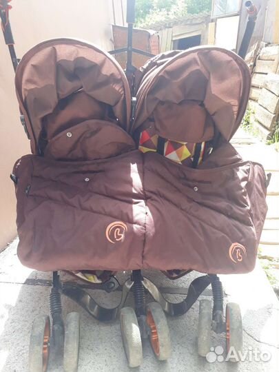 Коляска для двойни bugaboo