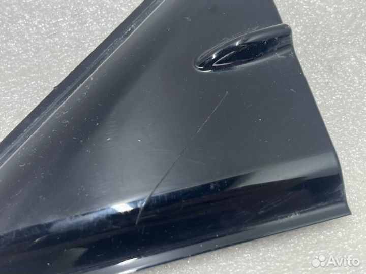 Накладка двери (уголок) передняя левая Toyota