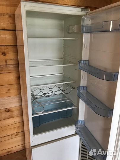 Встраиваемый холодильник