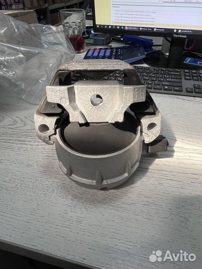 Опора двигателя правая Audi A7 A6 3.0 TDI 2011-18