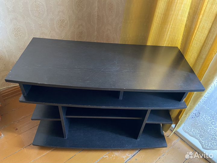 Телевизионная тумба