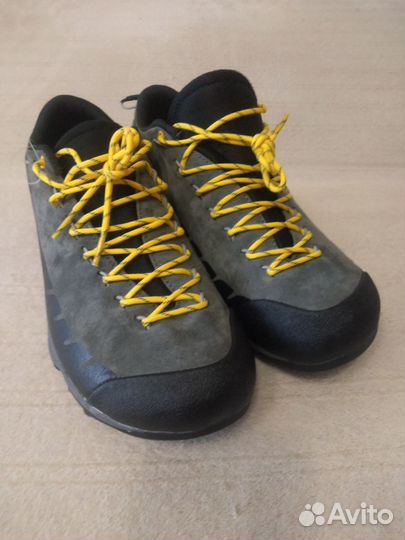 LA sportiva (40.5) кроссовки