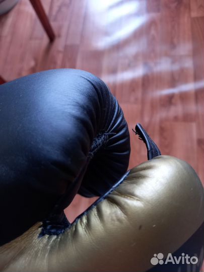 Боксерские перчатки 12 oz