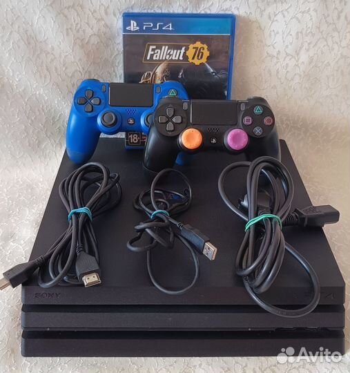 Продам игравую приставку sony playstation 4 pro