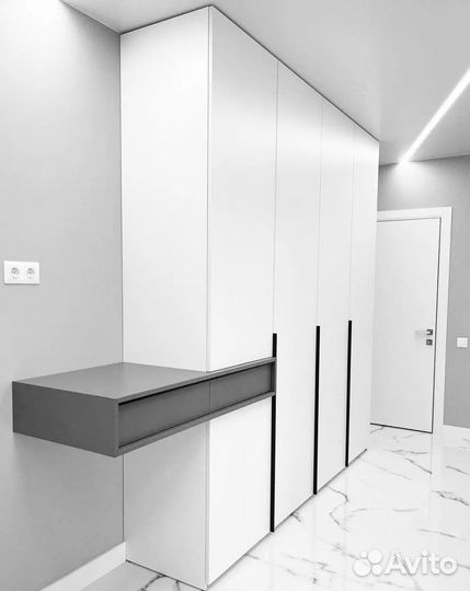 Угловой шкаф