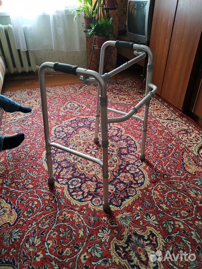 Продам ходунки