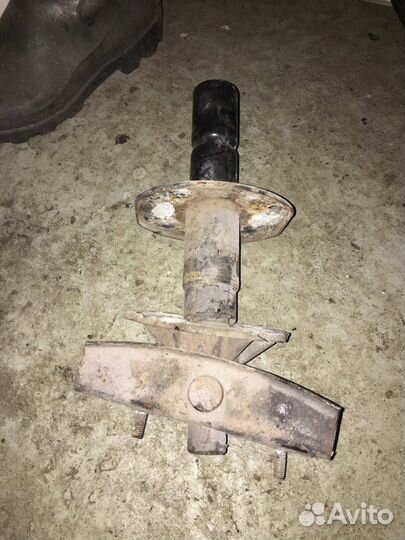 Кронштейн крепление переднего бампера бмв е36