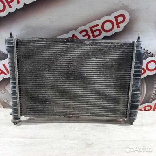 Радиатор охлаждения двигателя Chevrolet Aveo T 200