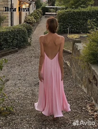 Платье с открытой спиной