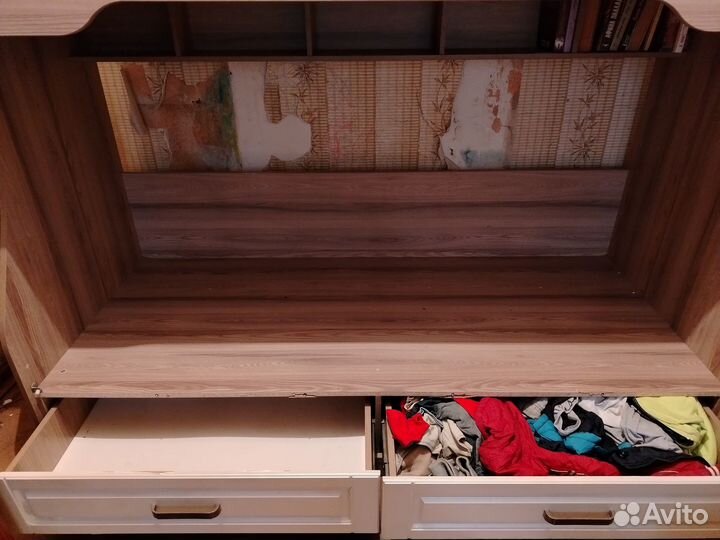 Двухярусная кровать