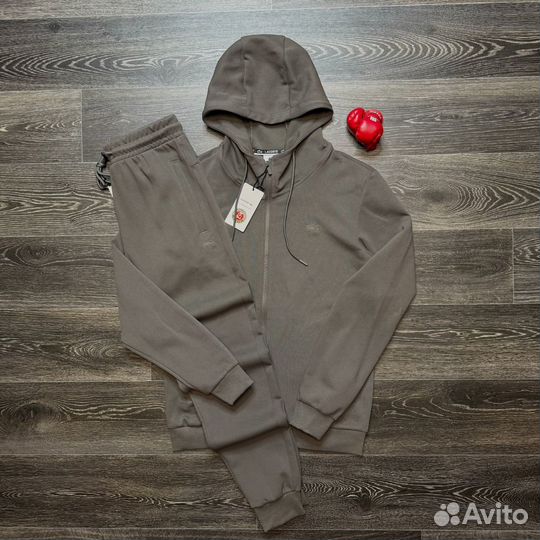 Спортивный костюм lacoste