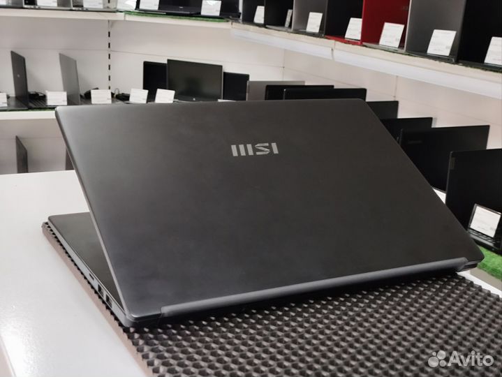 Мощный MSI i5-1235U 8/512Gb SSD Intel Iris Xe
